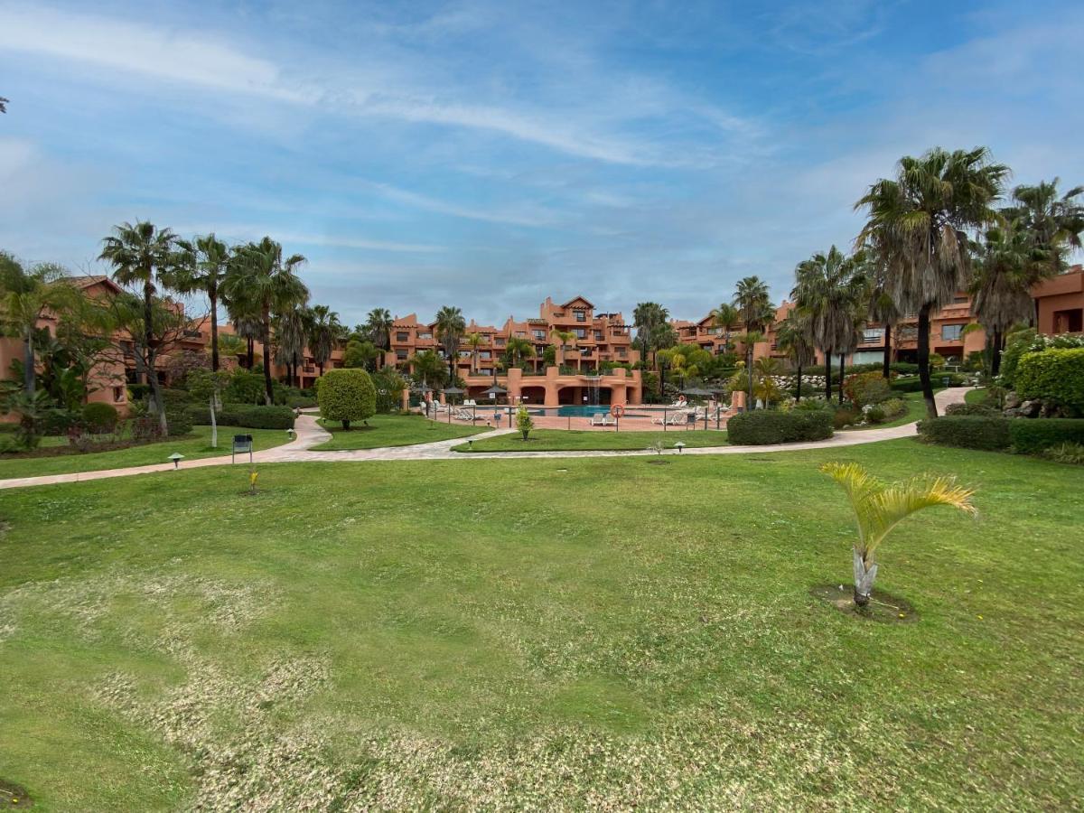 Resort Style 2 Bedroom Apartment In The New Golden Mile Free Wifi & Parking Estepona Eksteriør bilde