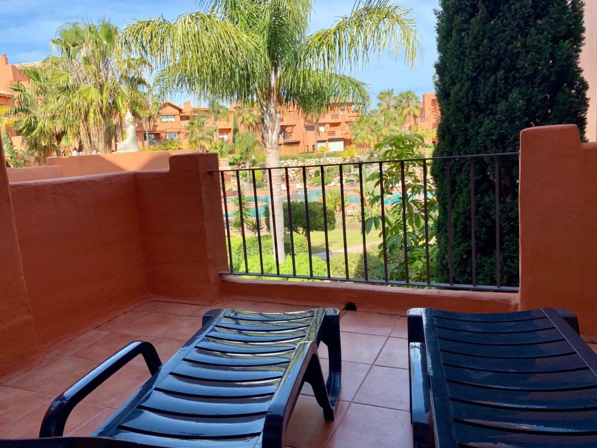 Resort Style 2 Bedroom Apartment In The New Golden Mile Free Wifi & Parking Estepona Eksteriør bilde